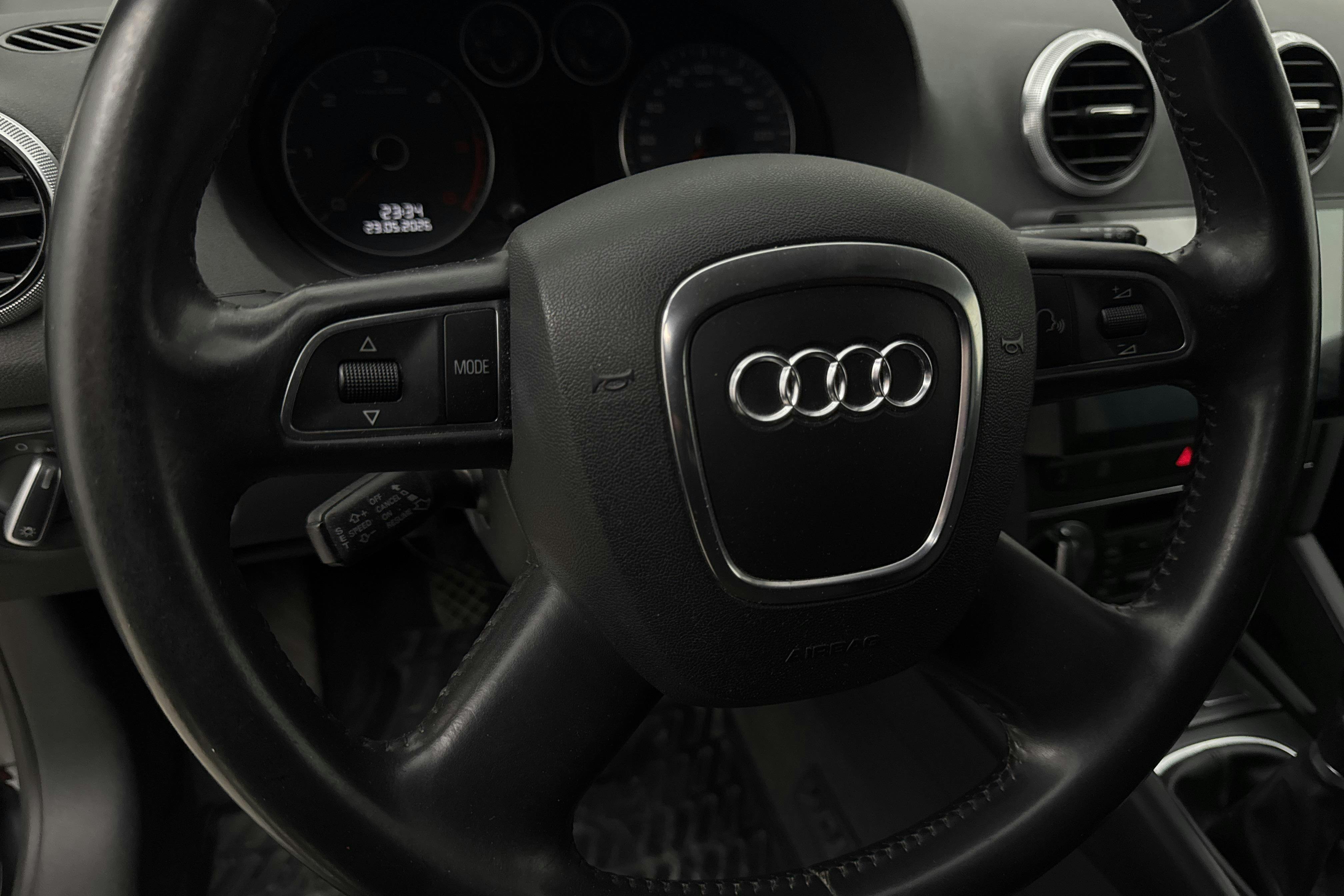 Vehicle Image 14