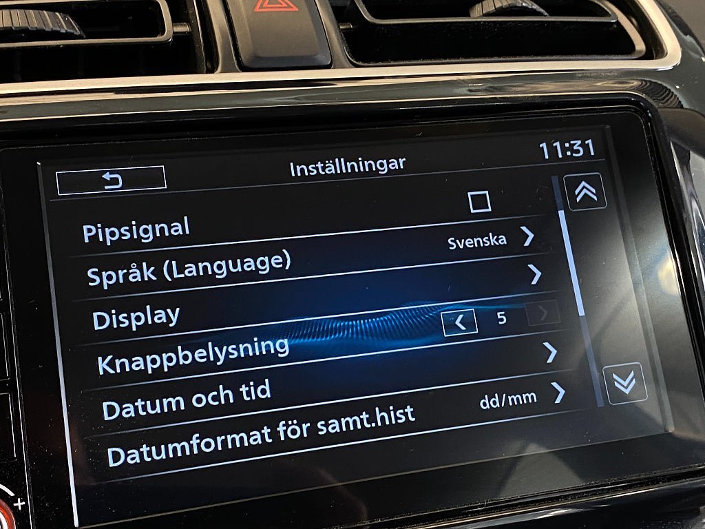 Vehicle Image 25