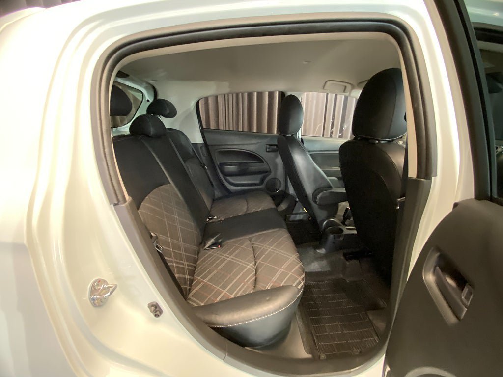 Vehicle Image 35