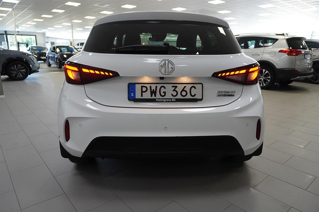 Vehicle Image 6