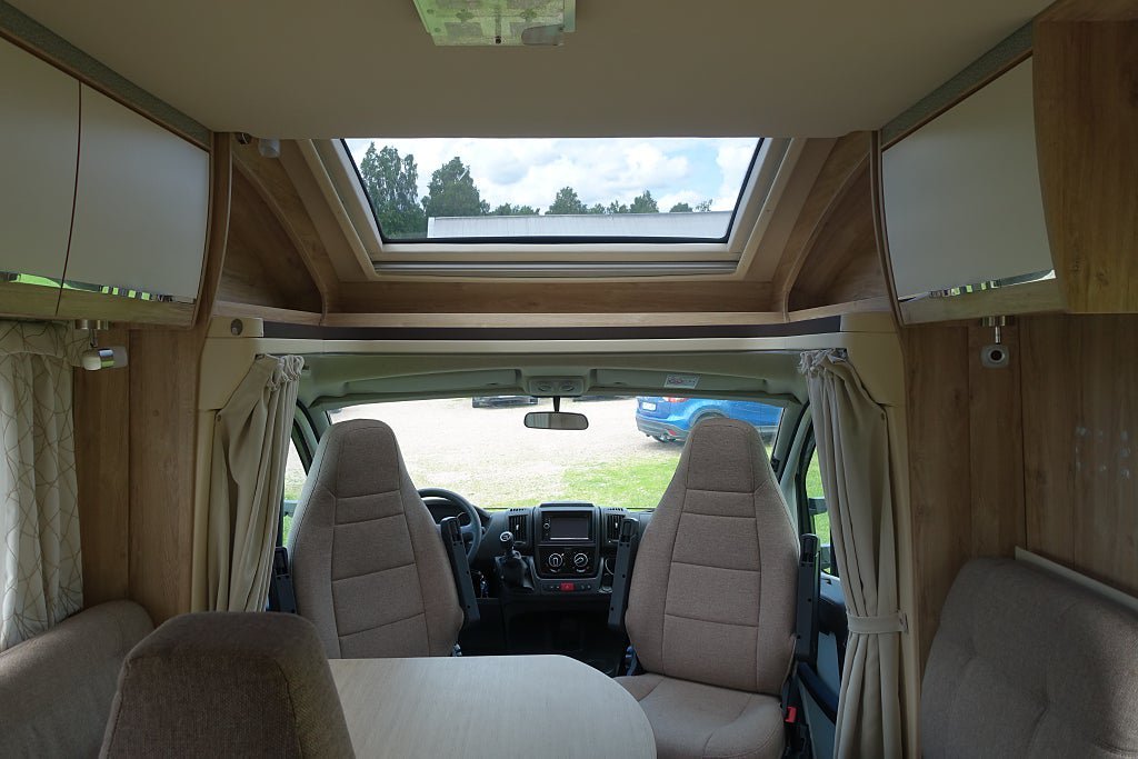 Vehicle Image 26