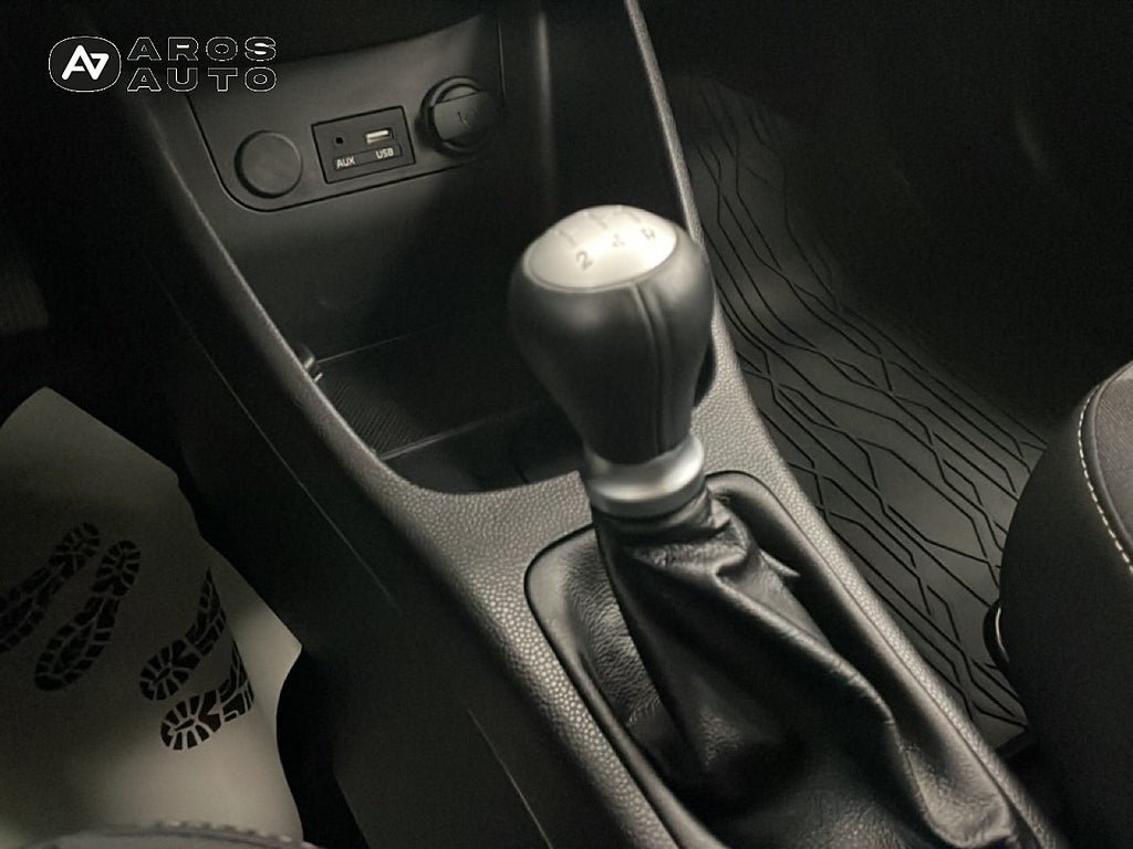 Vehicle Image 11
