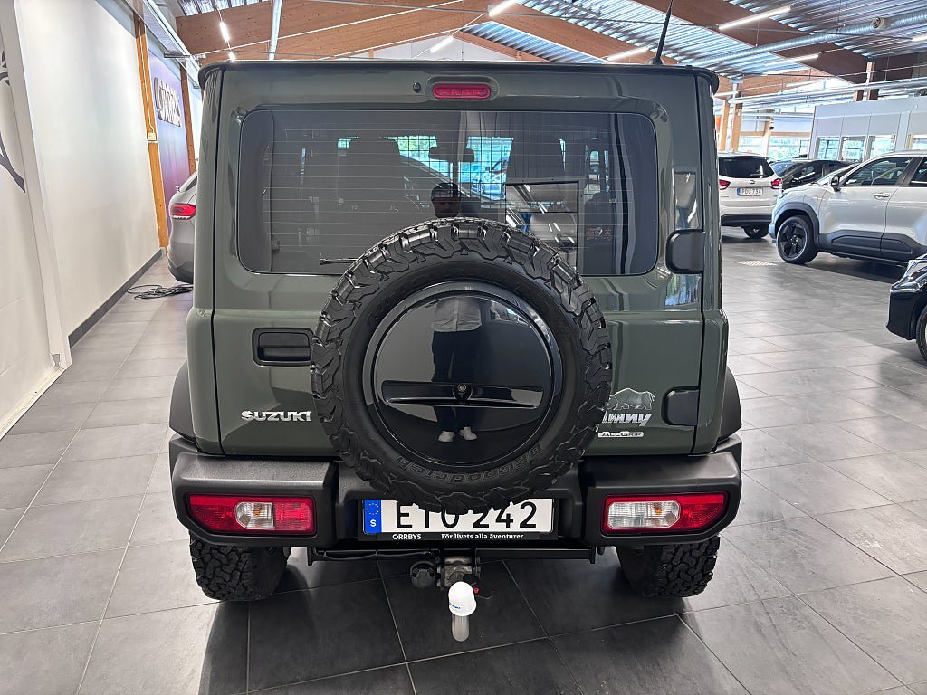 Vehicle Image 11