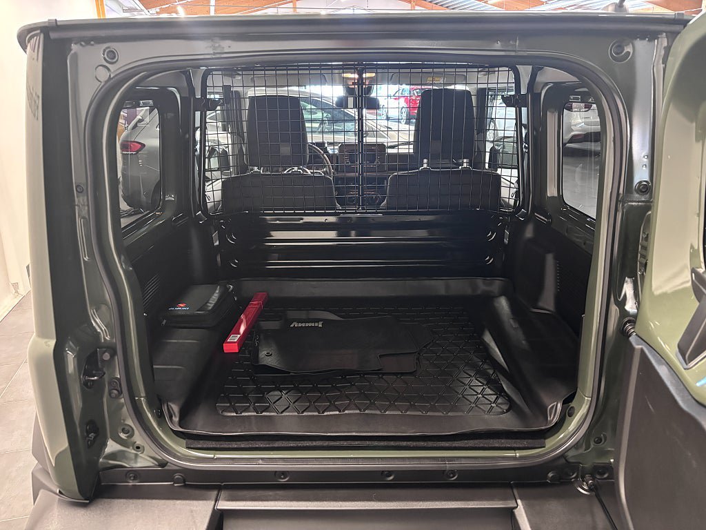 Vehicle Image 12