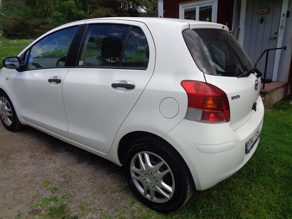 Vehicle Image 23