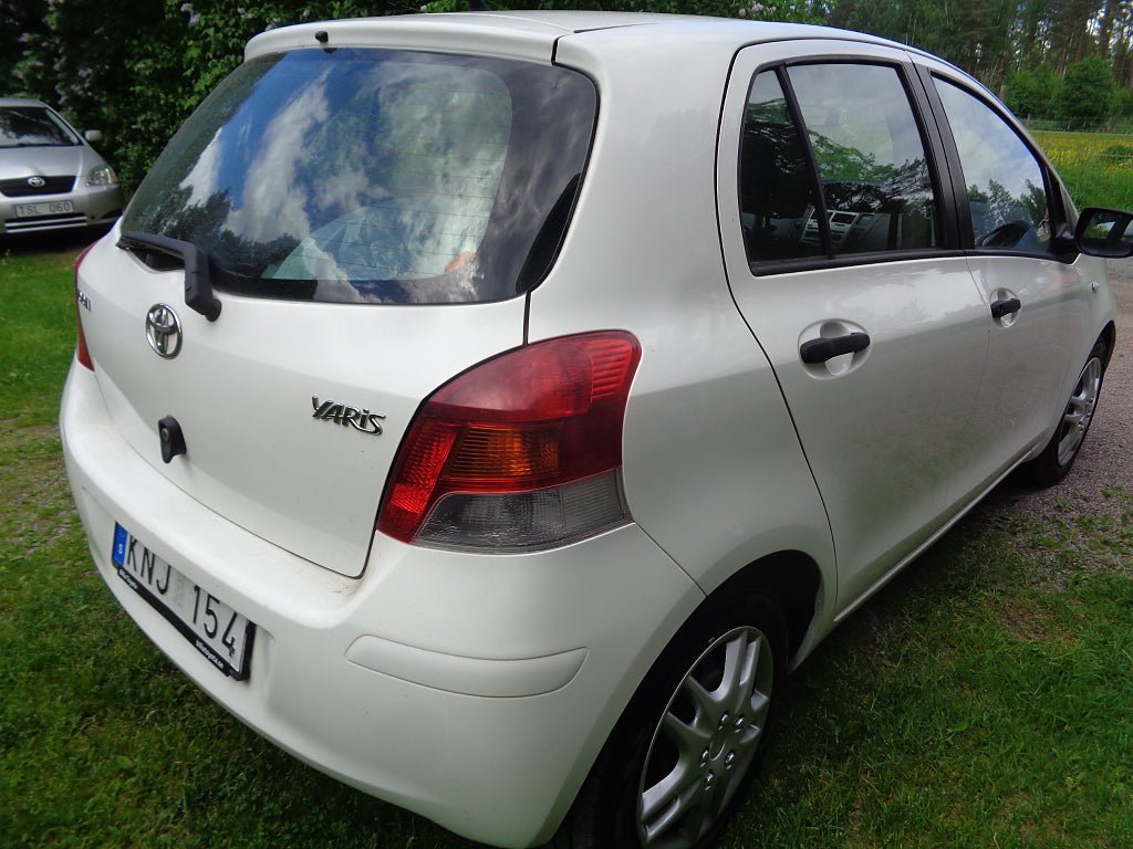 Vehicle Image 24
