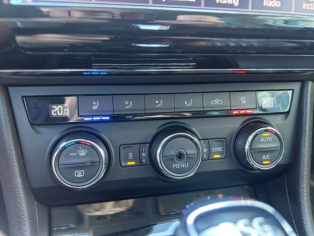 Vehicle Image 24