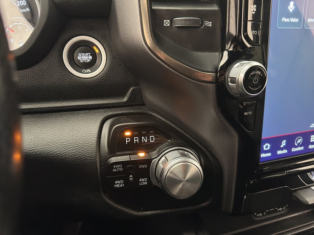 Vehicle Image 30