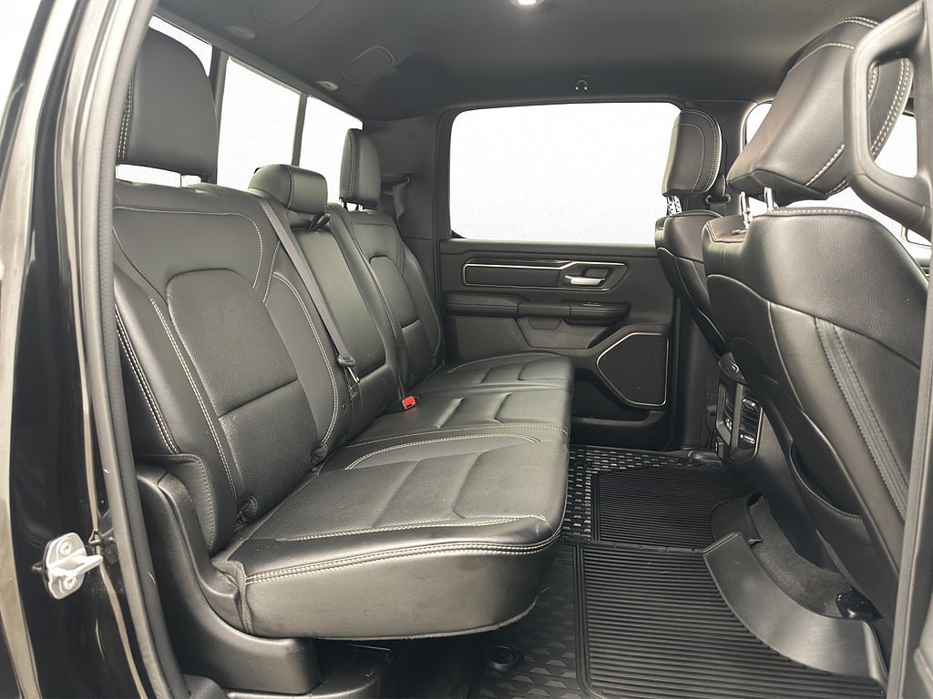 Vehicle Image 32
