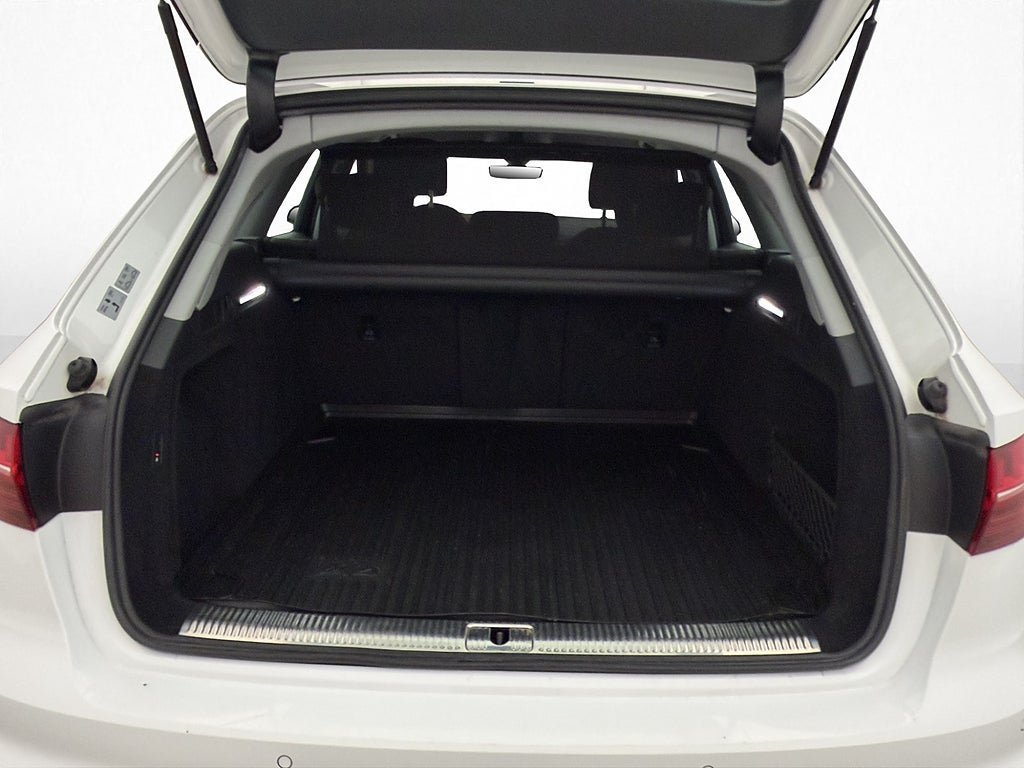 Vehicle Image 33