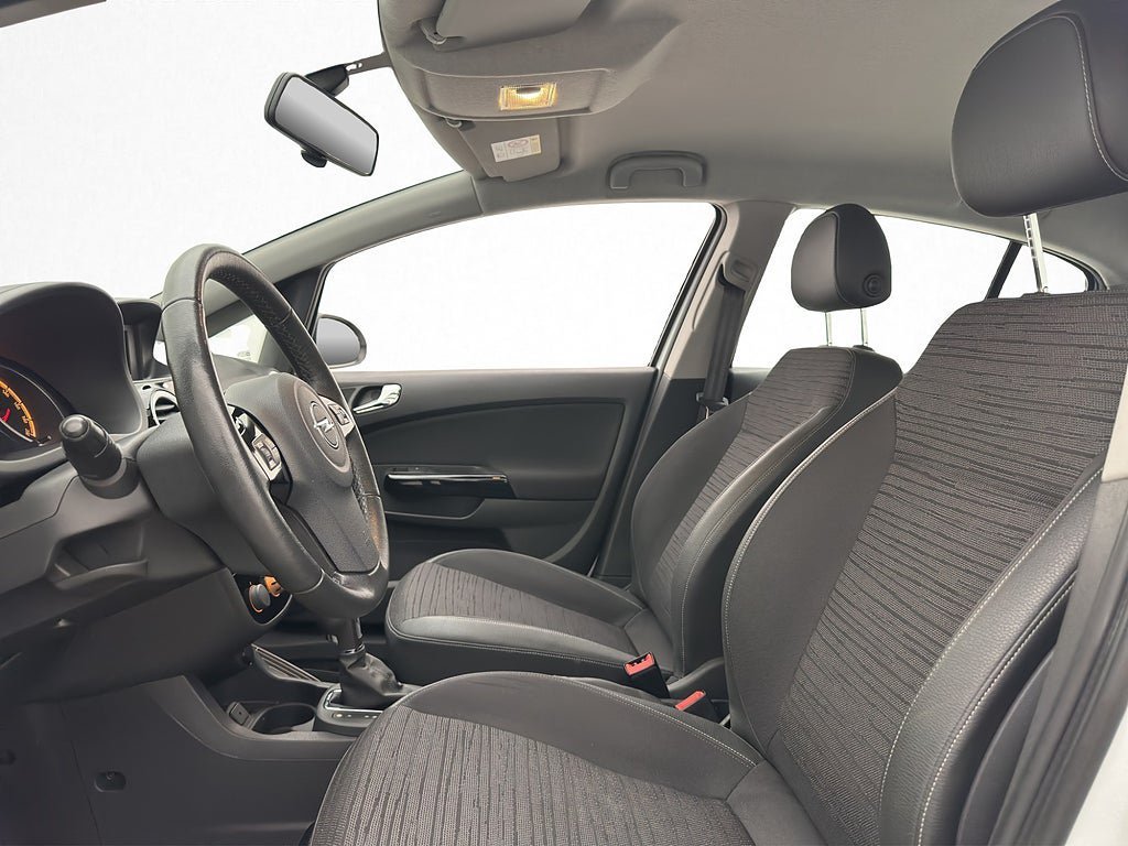 Vehicle Image 12