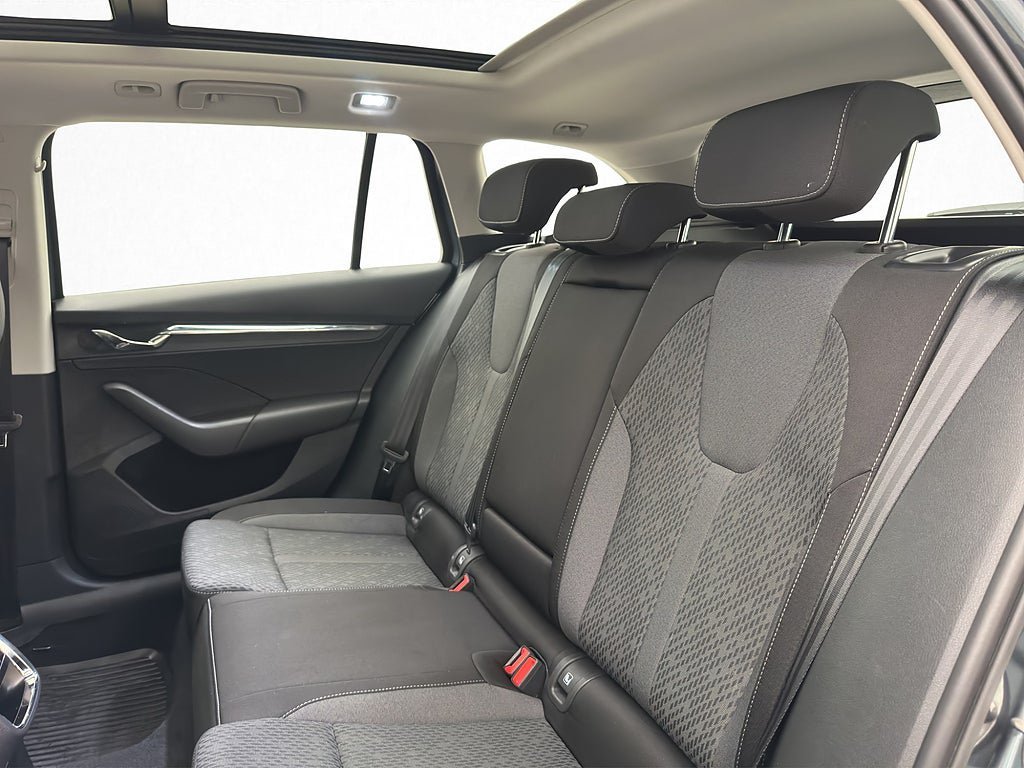 Vehicle Image 26