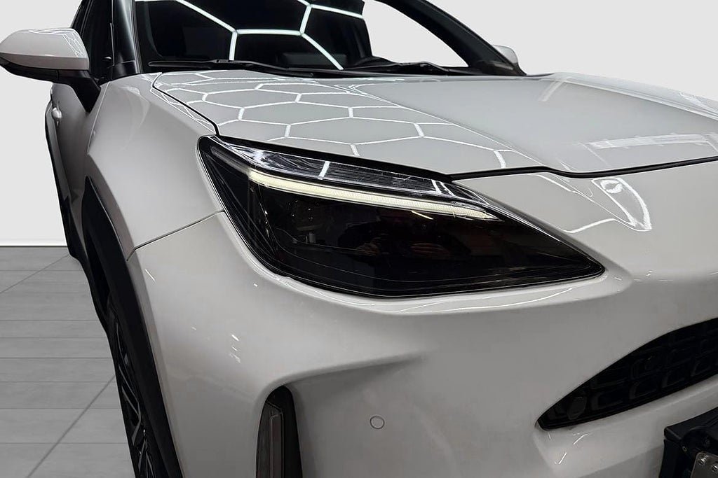 Vehicle Image 9