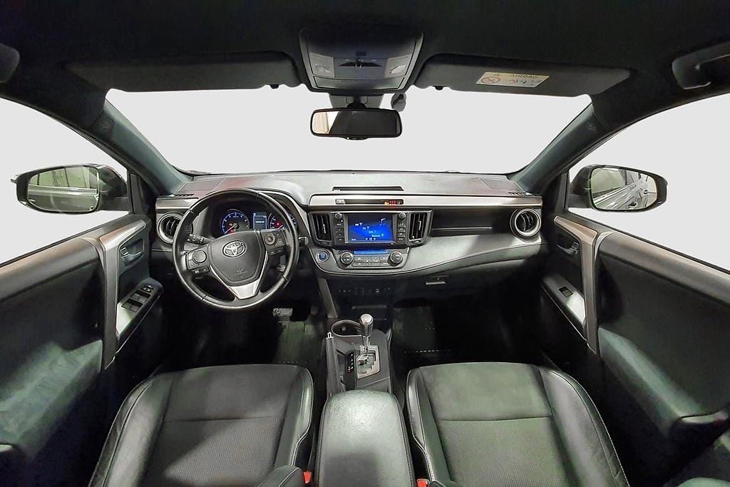 Vehicle Image 14