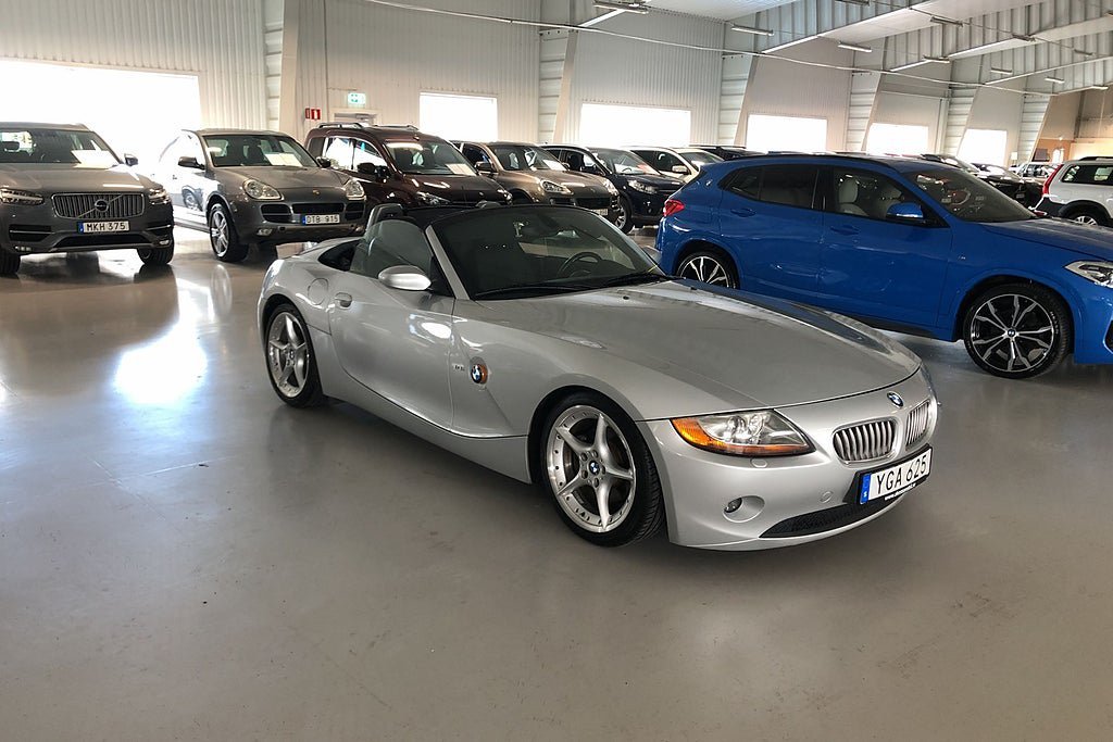 Vehicle Image 11