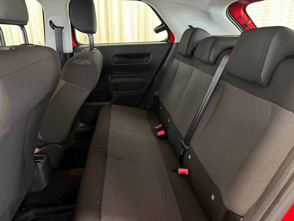 Vehicle Image 10