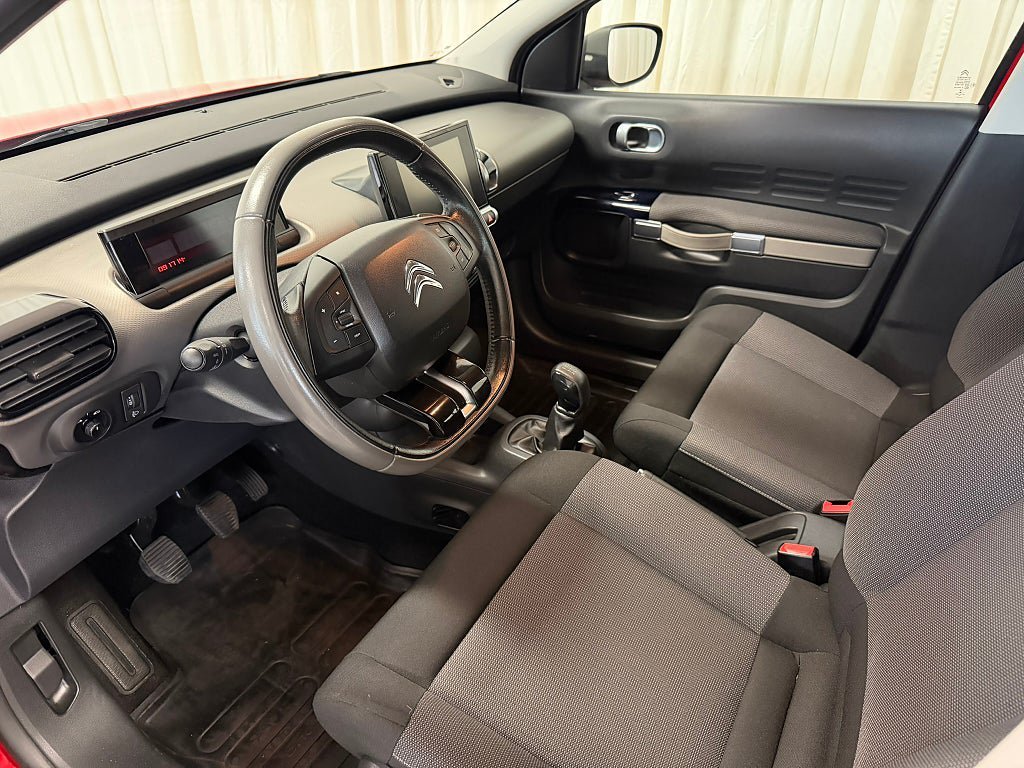 Vehicle Image 12