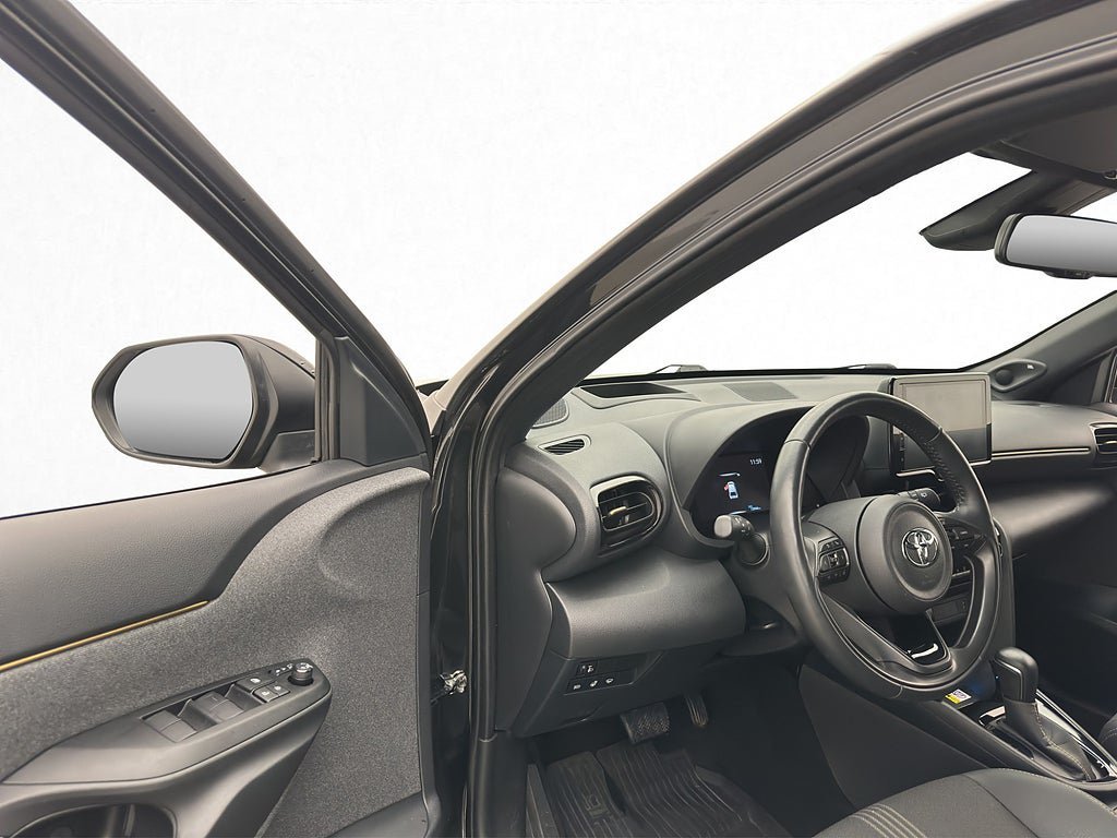 Vehicle Image 10