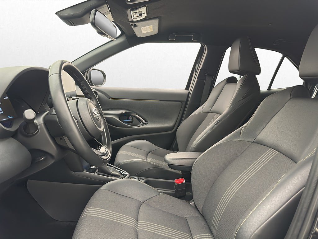 Vehicle Image 11