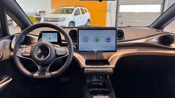 Vehicle Image 11
