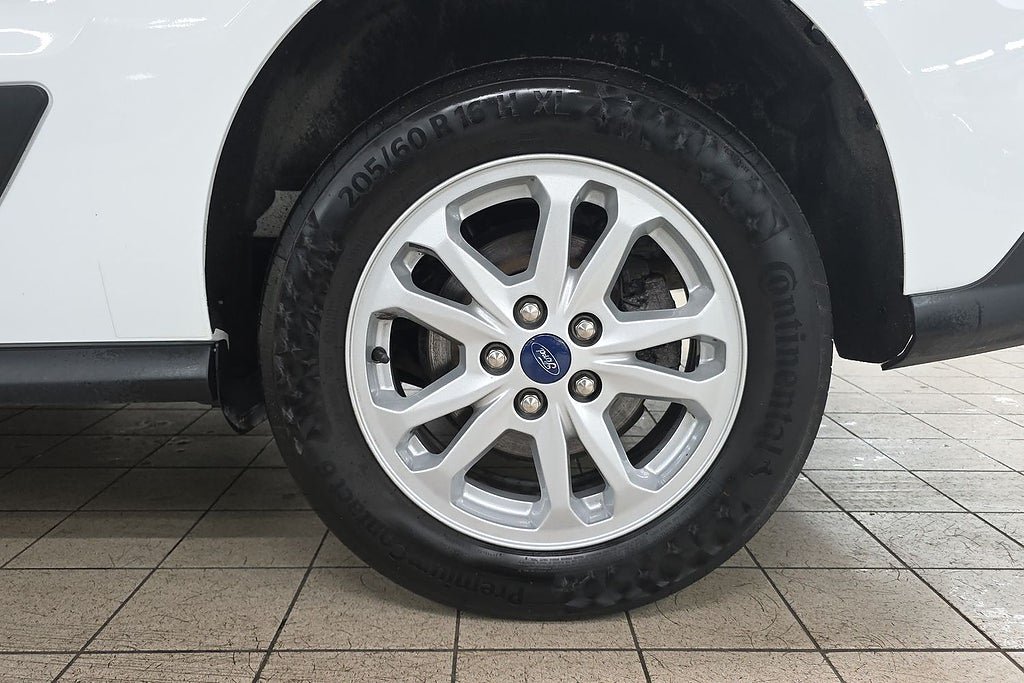 Vehicle Image 17
