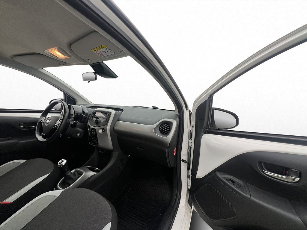 Vehicle Image 19