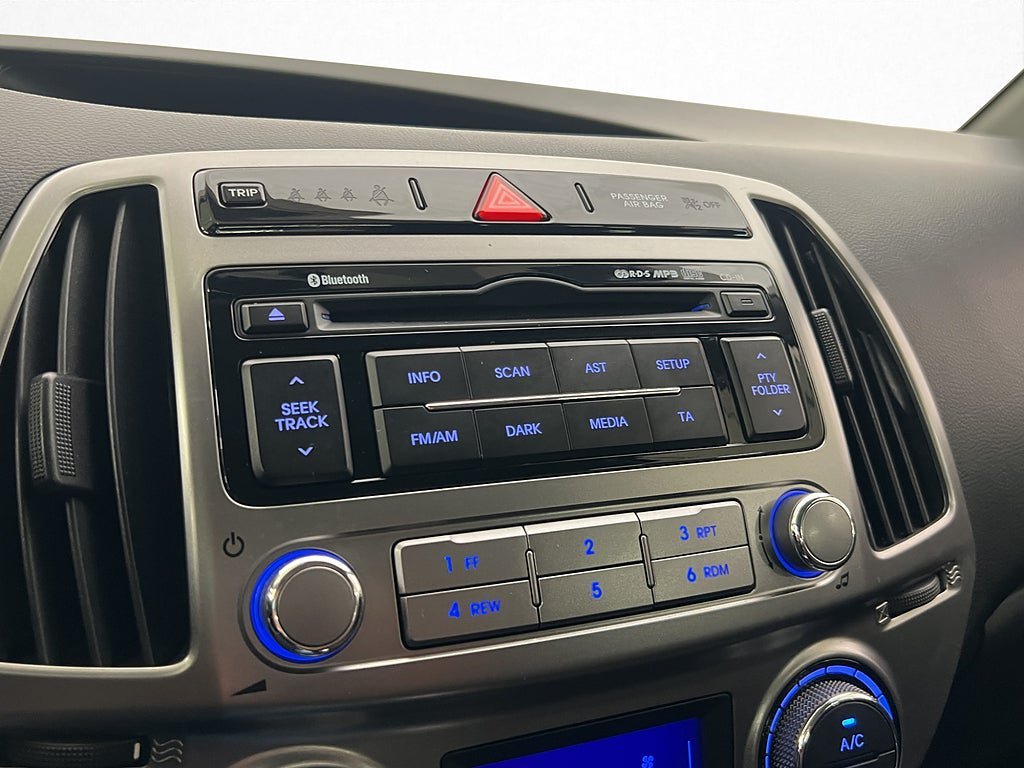 Vehicle Image 17
