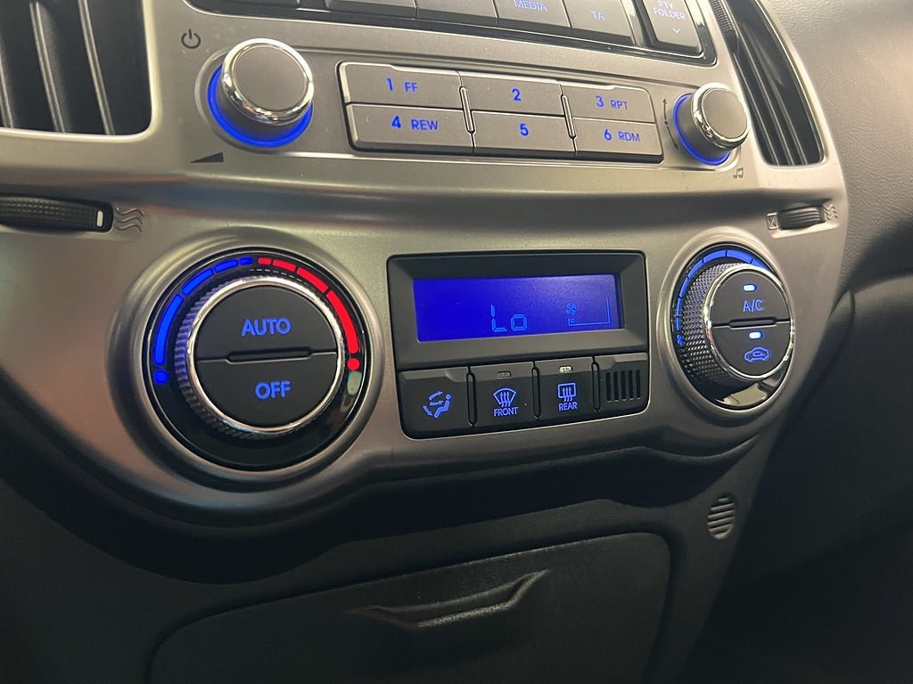 Vehicle Image 18