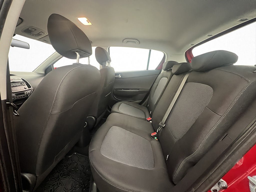 Vehicle Image 21