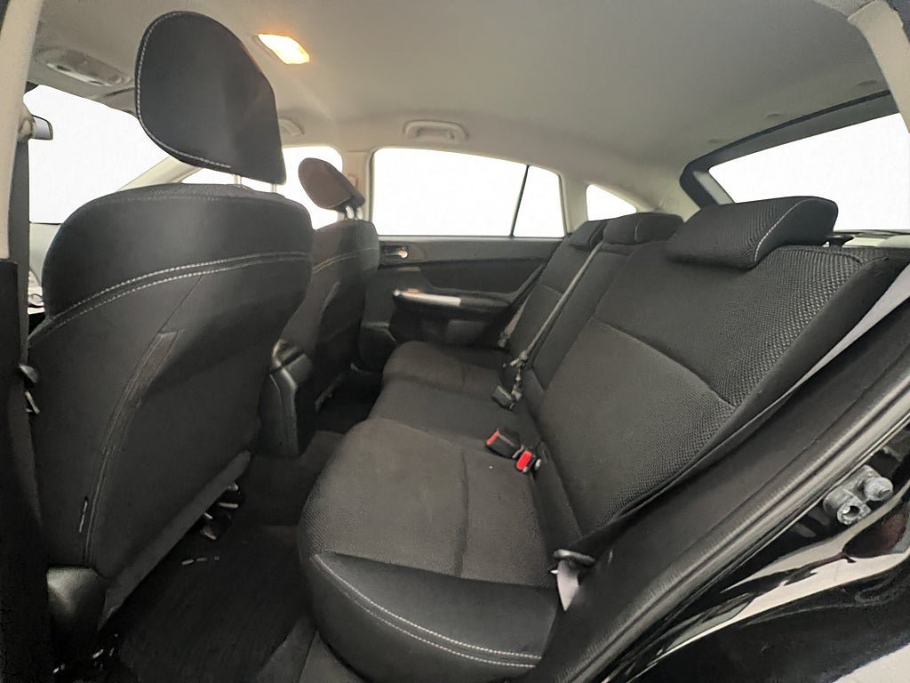 Vehicle Image 25
