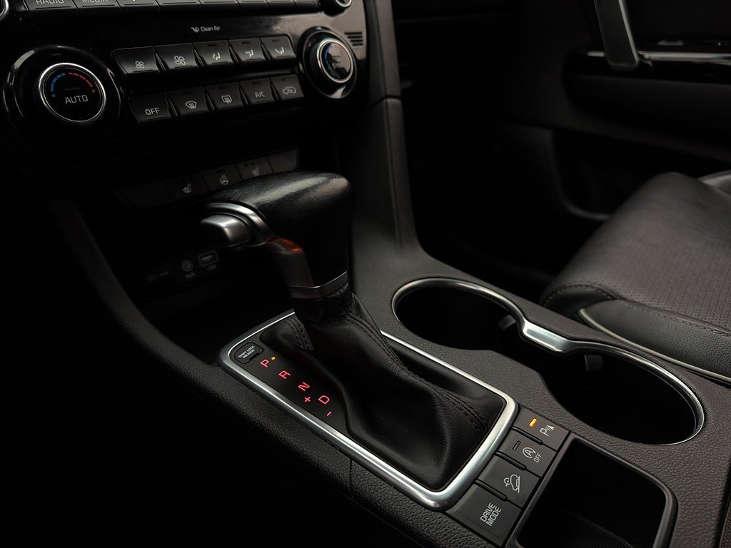 Vehicle Image 25