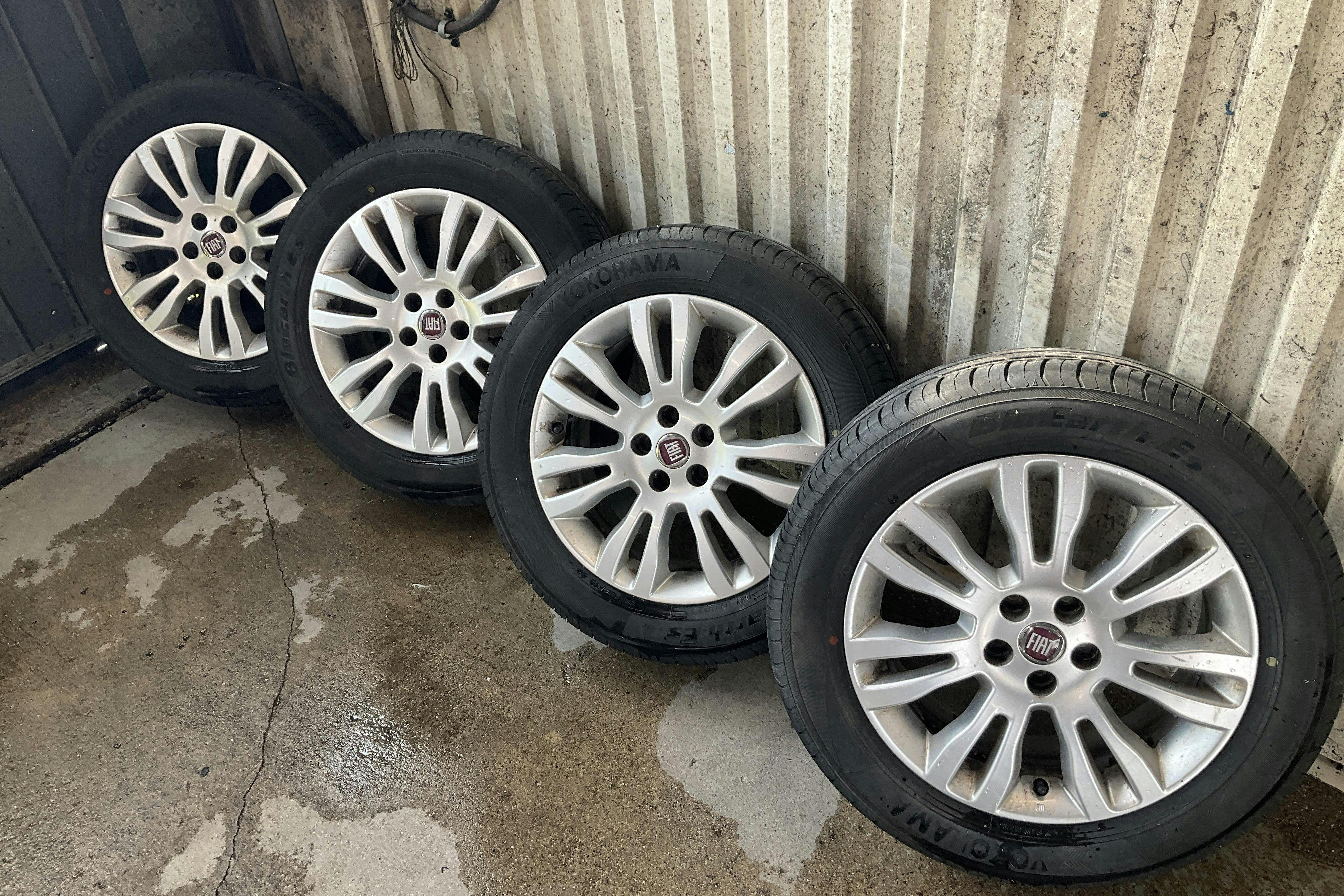 Vehicle Image 13
