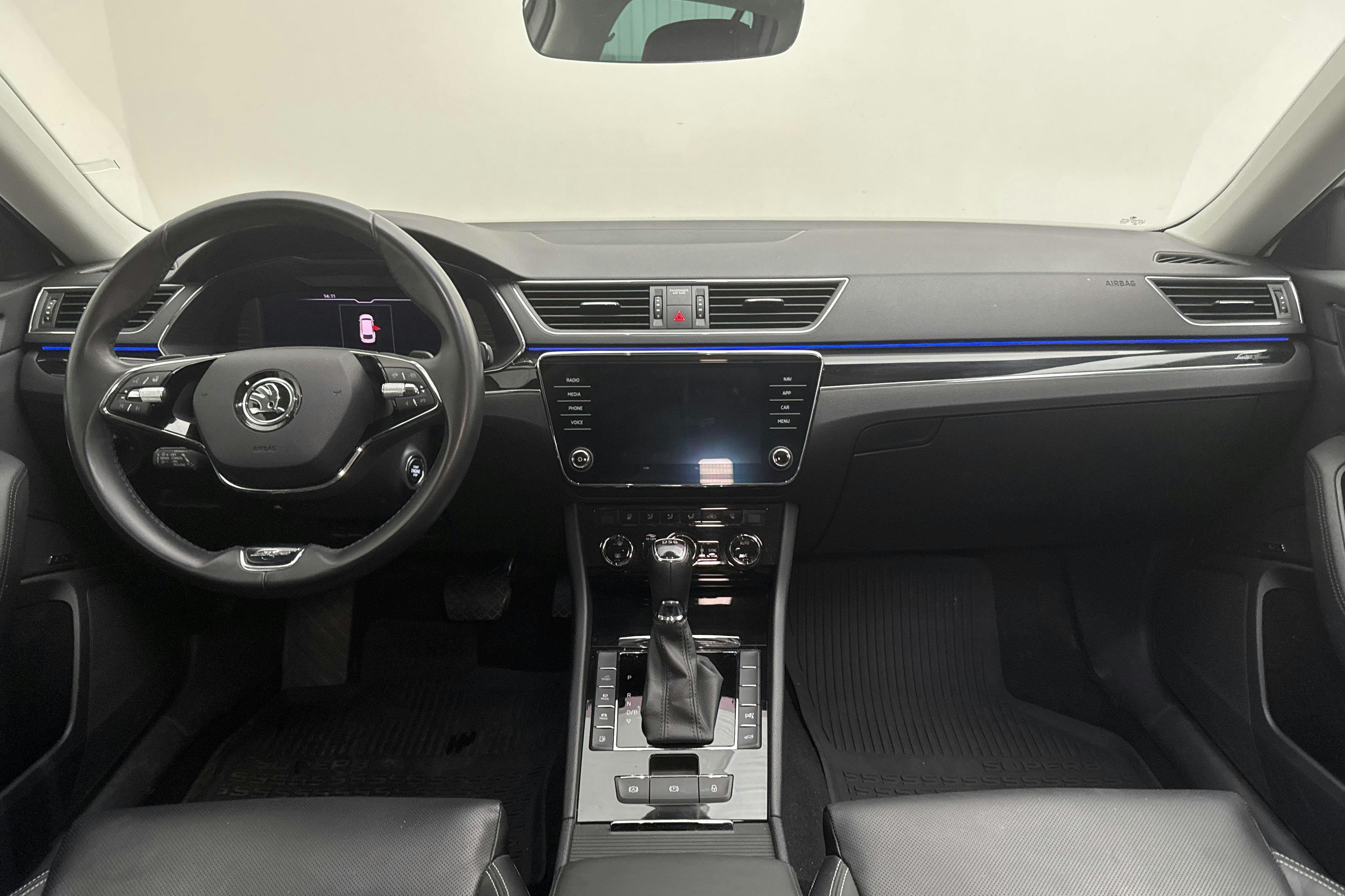 Vehicle Image 6