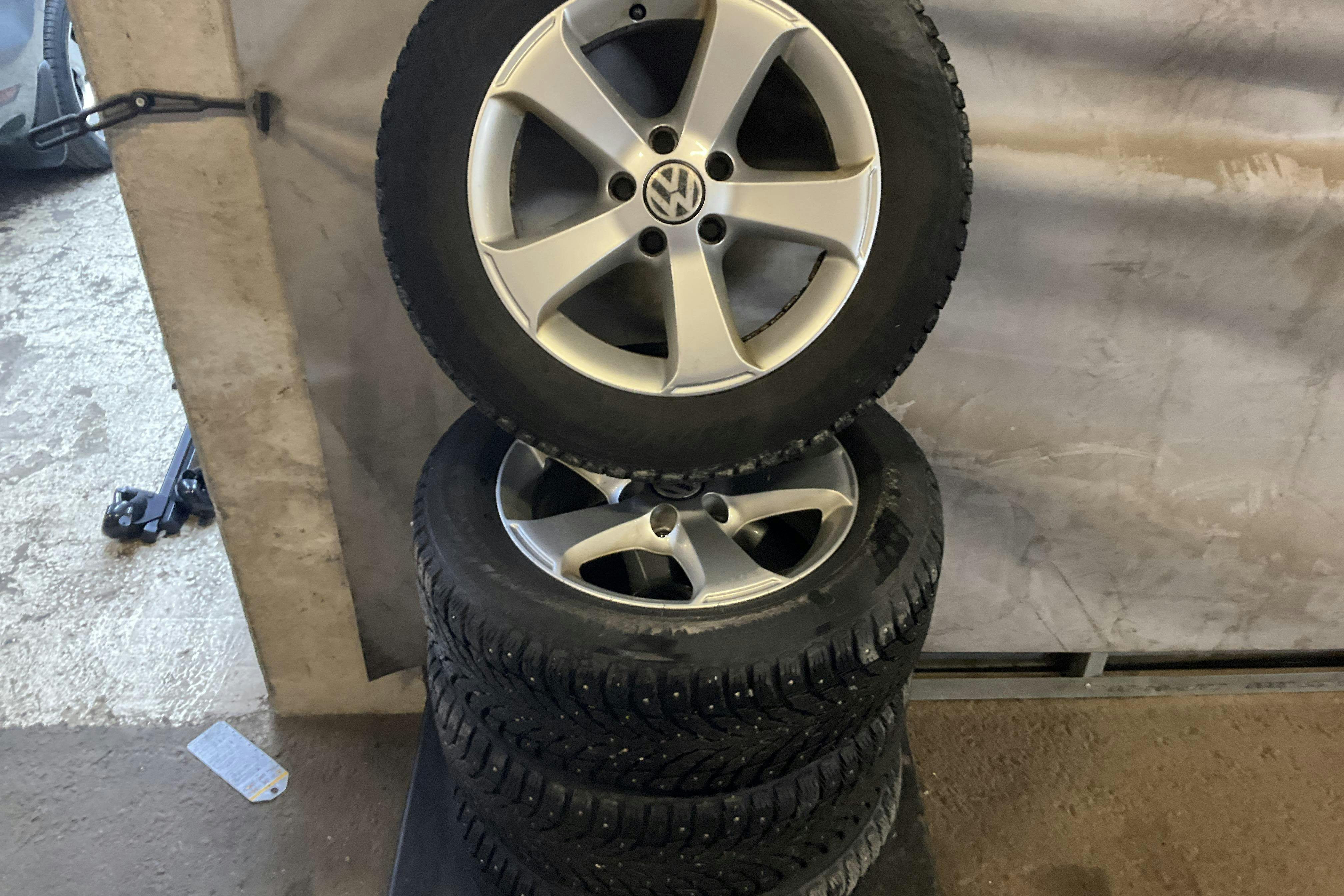 Vehicle Image 16