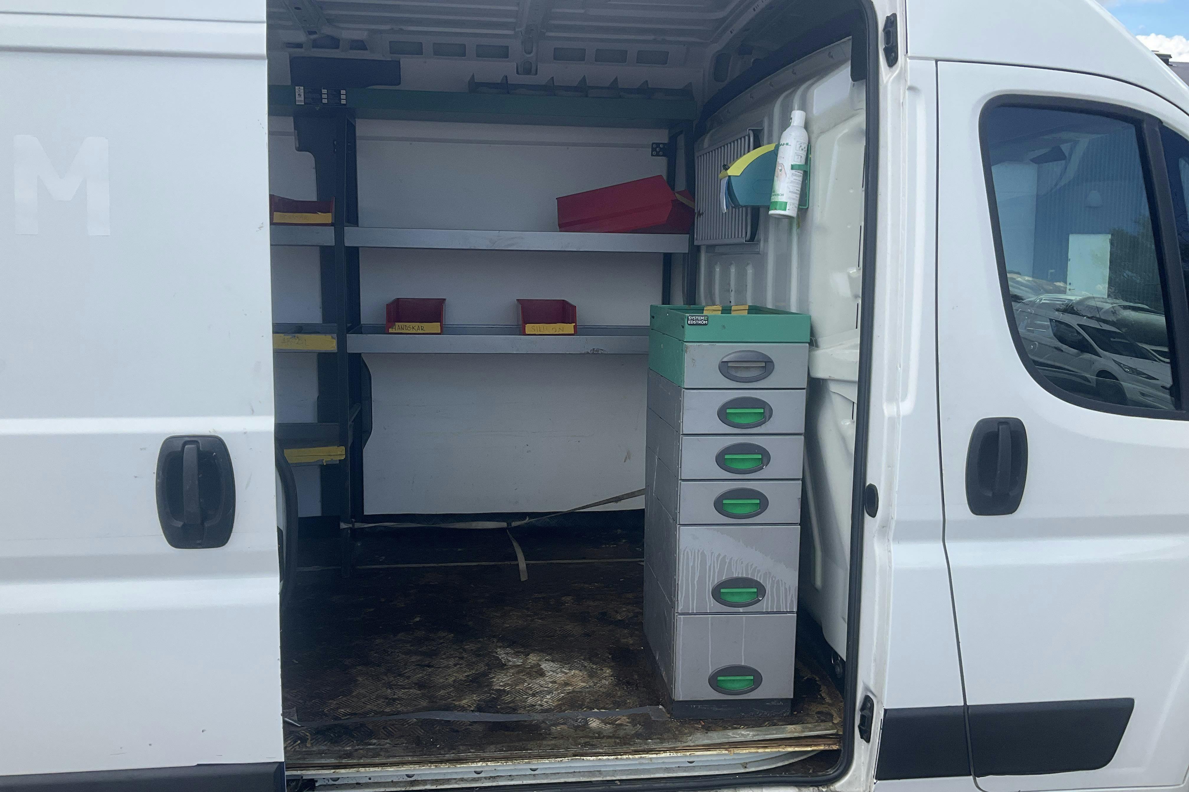 Vehicle Image 8