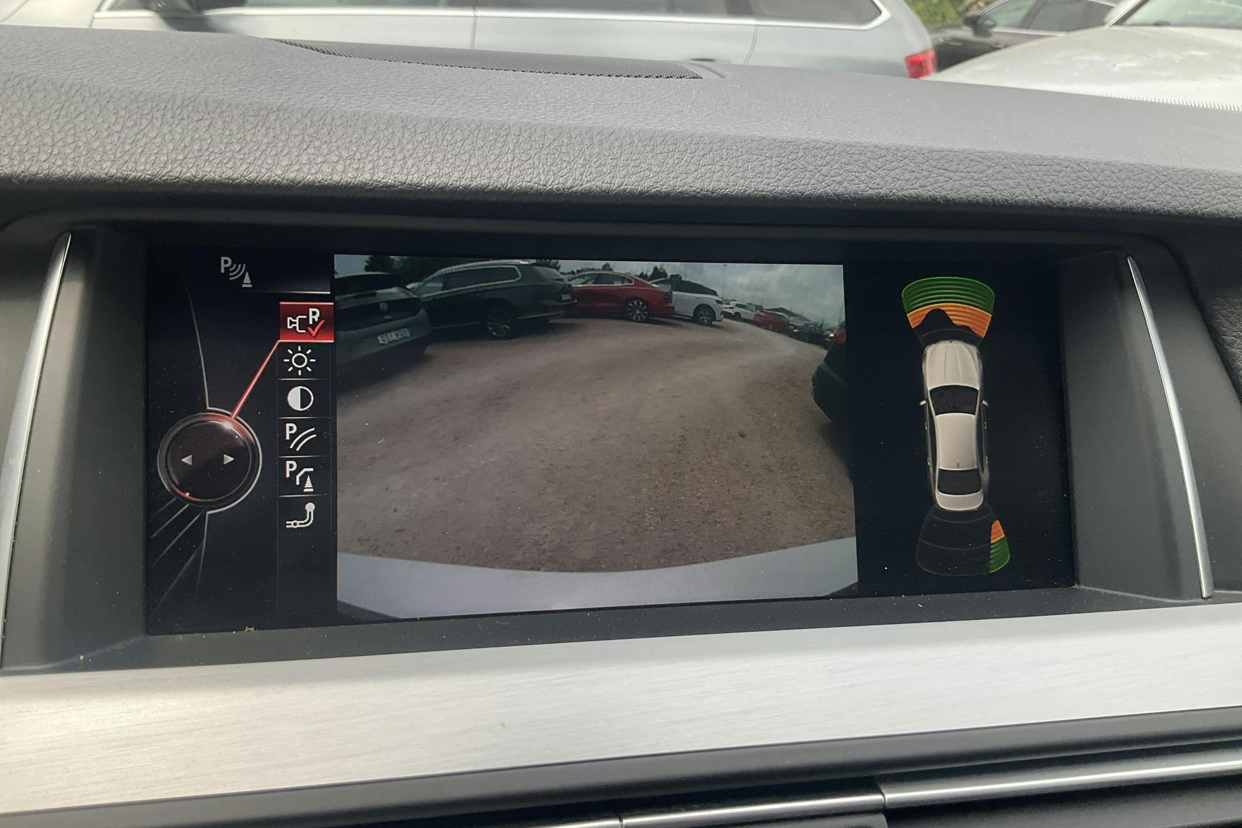 Vehicle Image 11