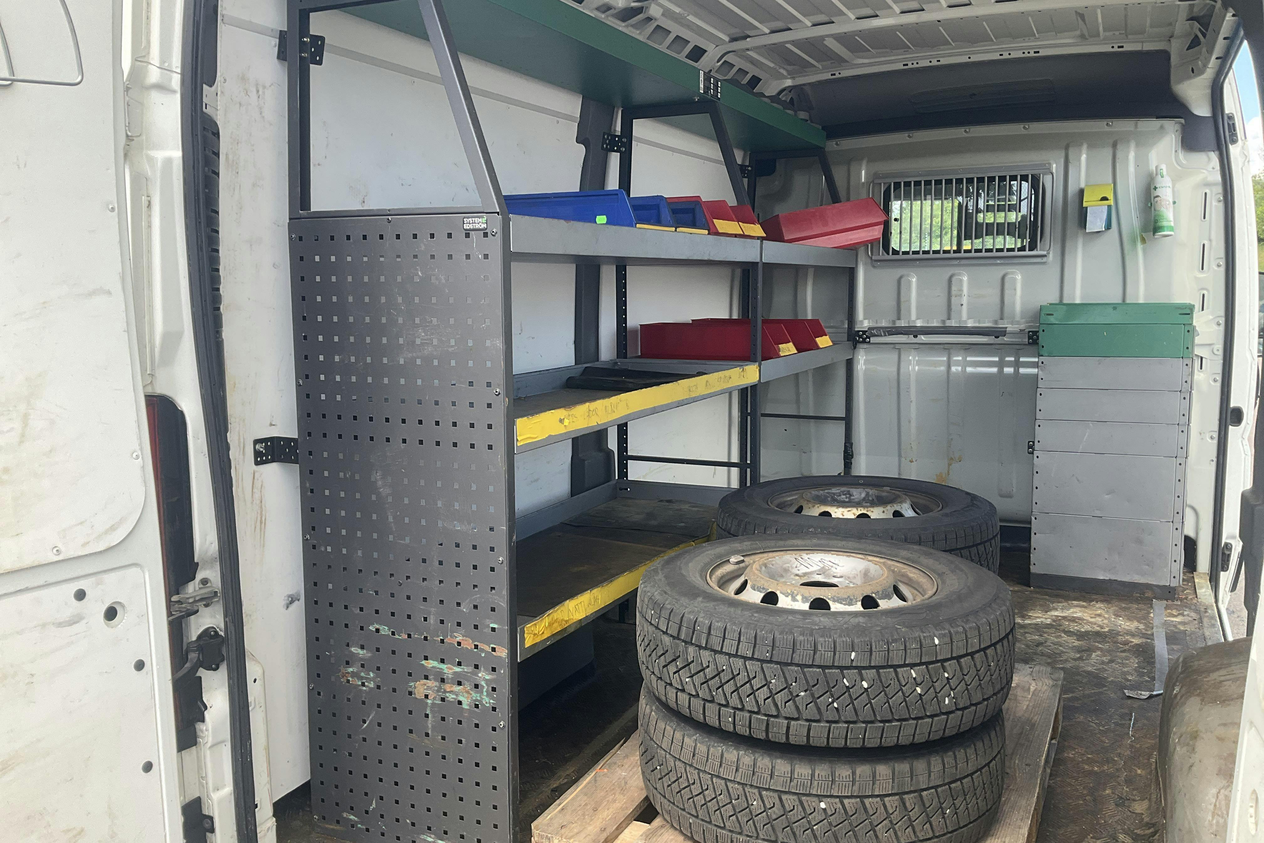 Vehicle Image 12