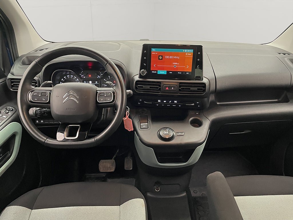 Vehicle Image 13