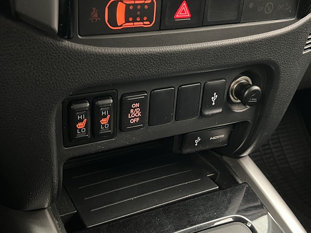Vehicle Image 23