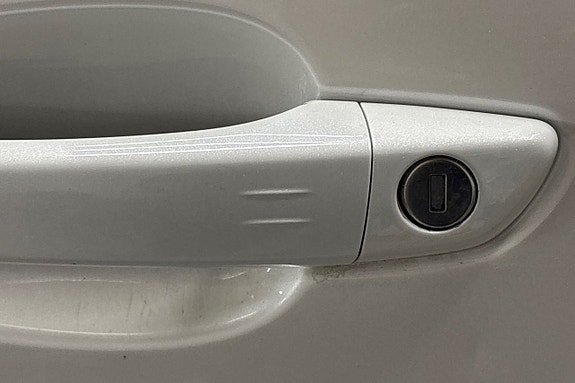 Vehicle Image 28