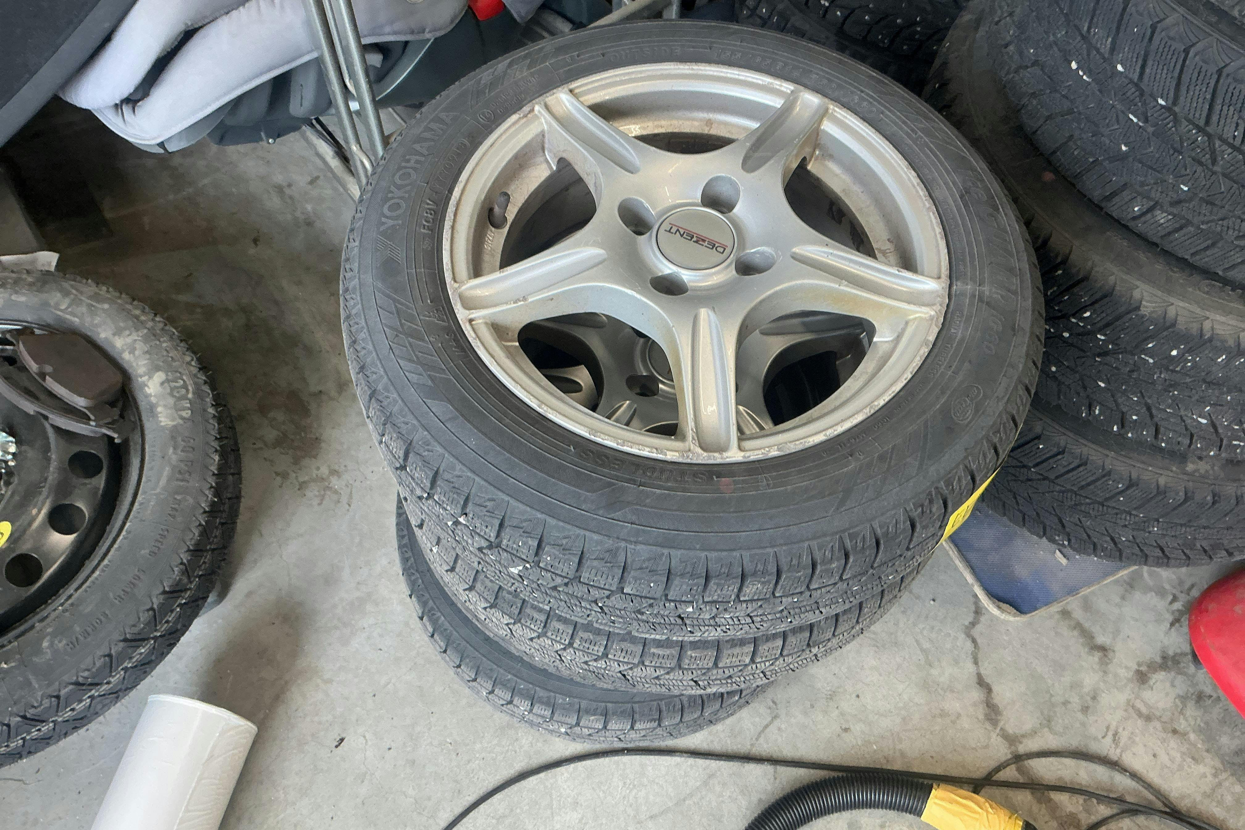 Vehicle Image 12