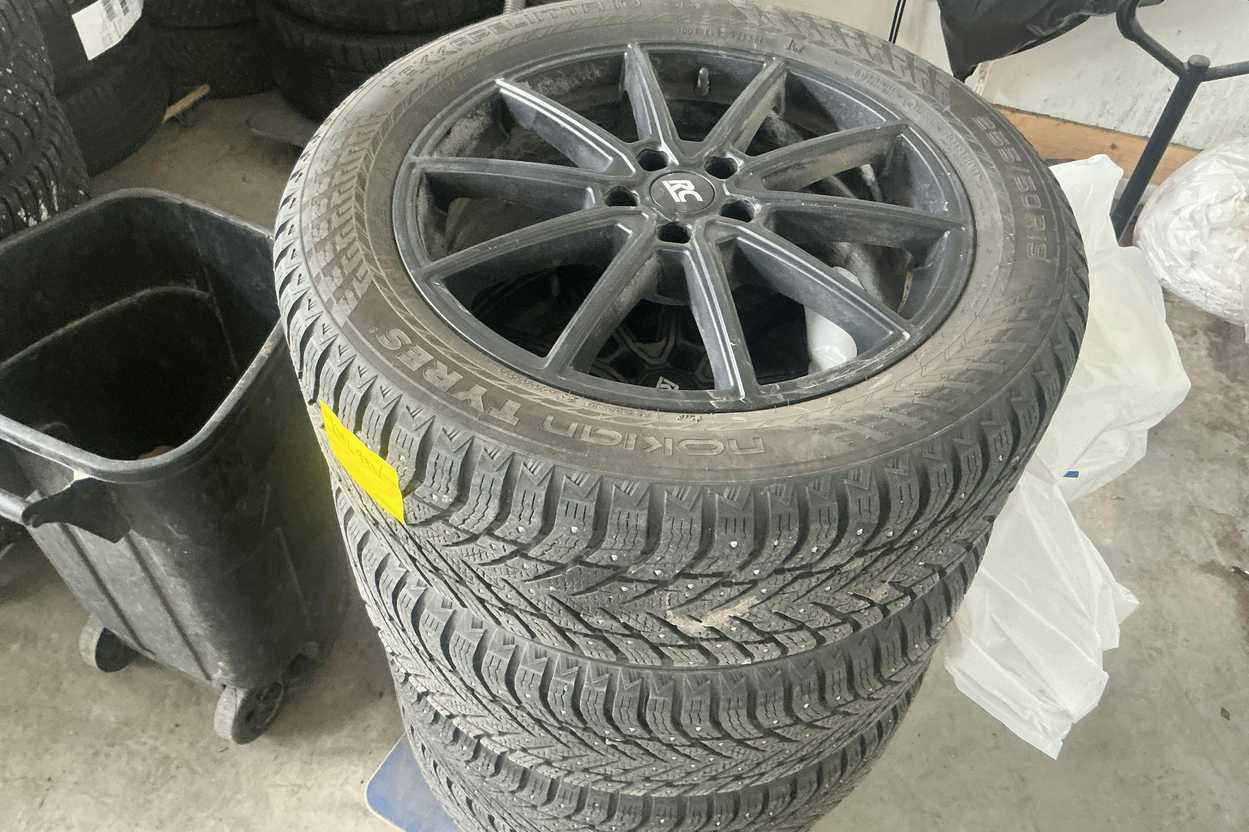 Vehicle Image 14