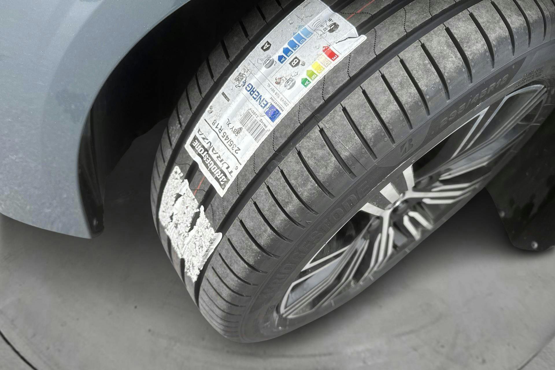 Vehicle Image 16