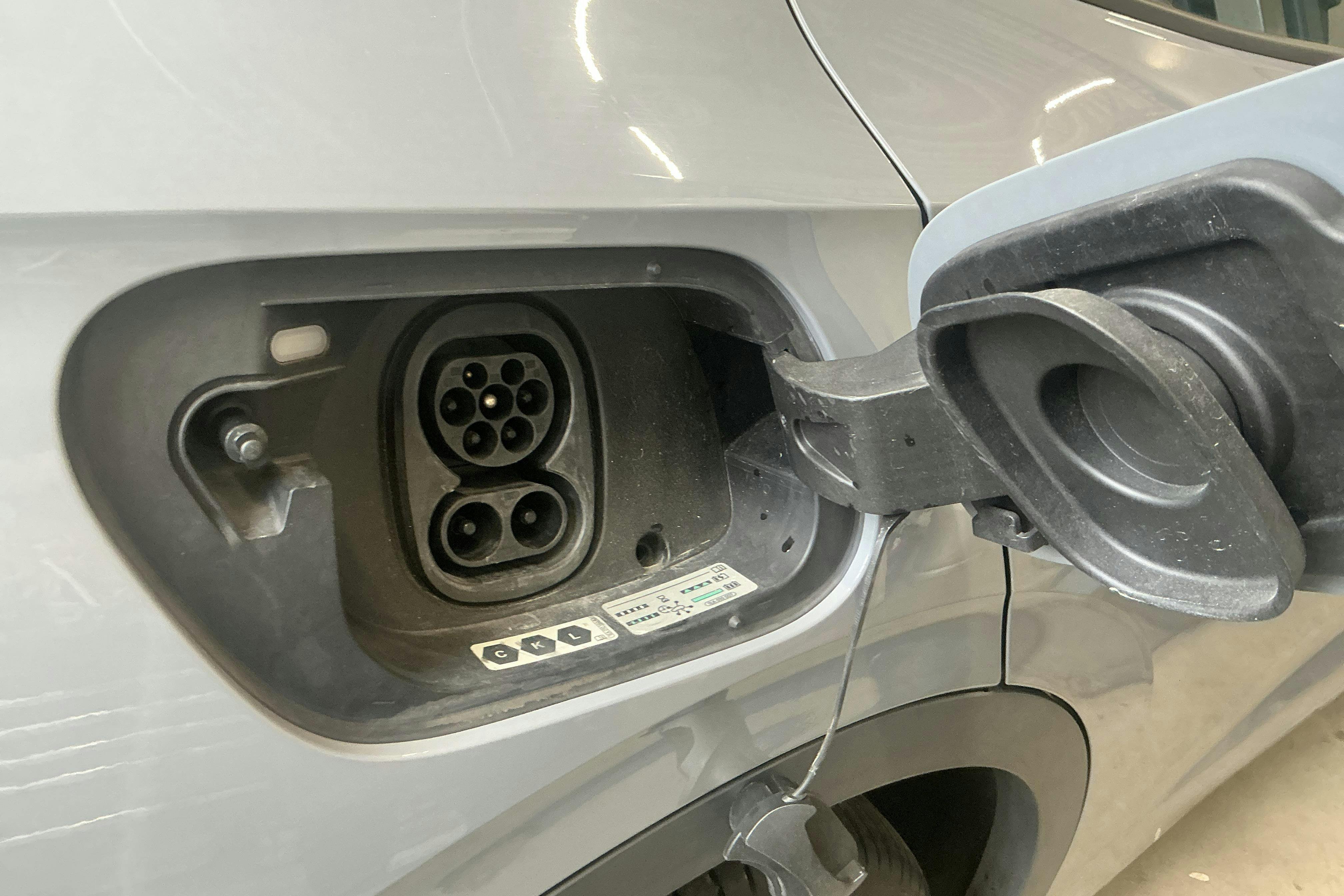 Vehicle Image 16