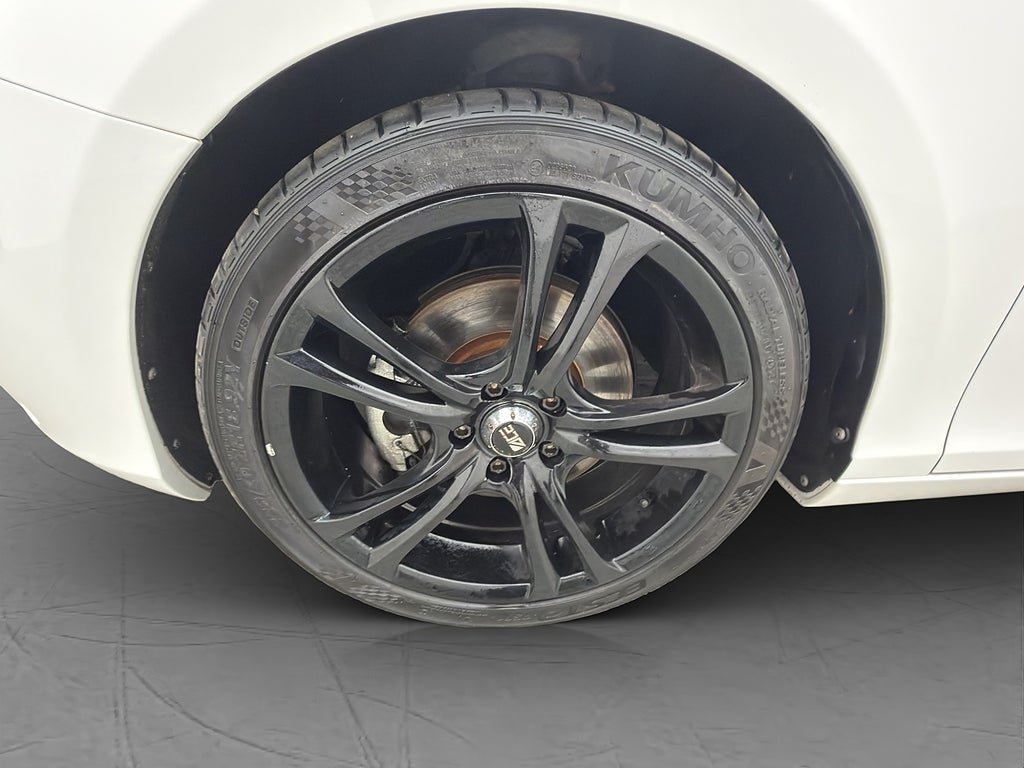 Vehicle Image 25