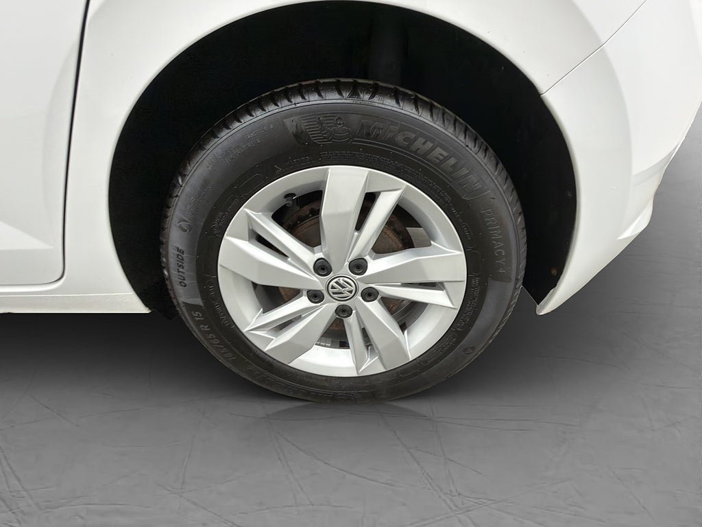 Vehicle Image 25