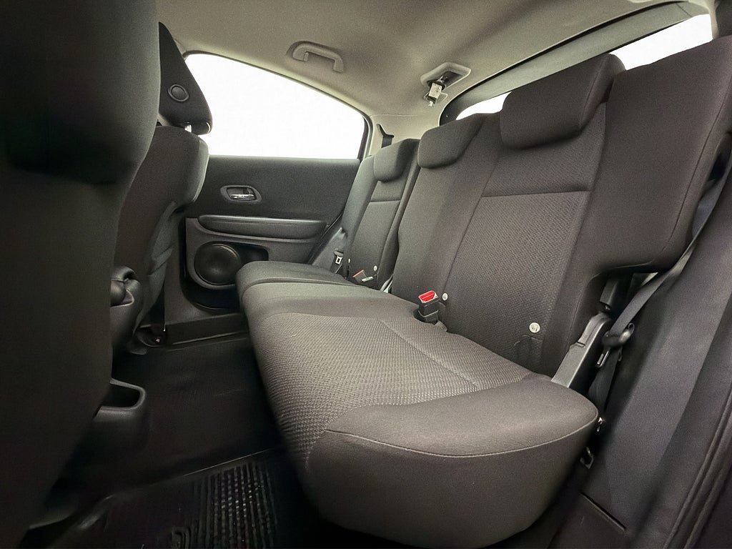 Vehicle Image 12