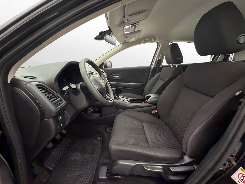 Vehicle Image 16