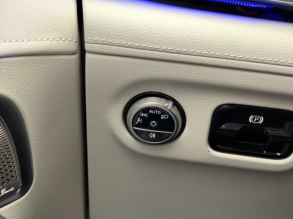 Vehicle Image 38