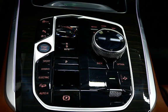 Vehicle Image 30